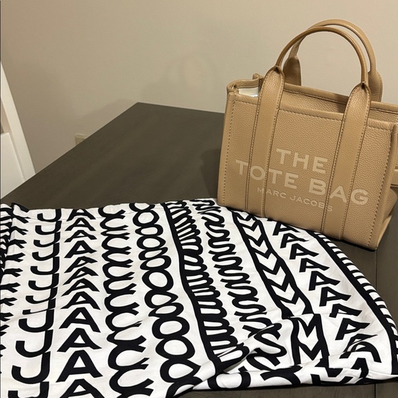 Marc Jacobs The Tote Bag- tan color and small size EUC - Picture 10 of 10